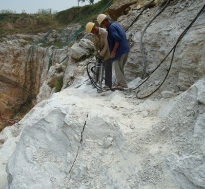 供應高效安全開采礦山的設備力致機械-深圳市力致機械設備